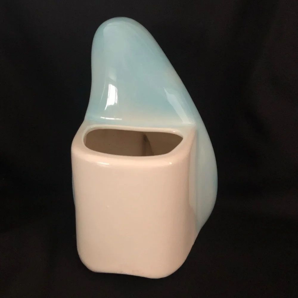 Vintage Virgin Mary Madonna Praying Porcelain Planter - Picture 3 of 11